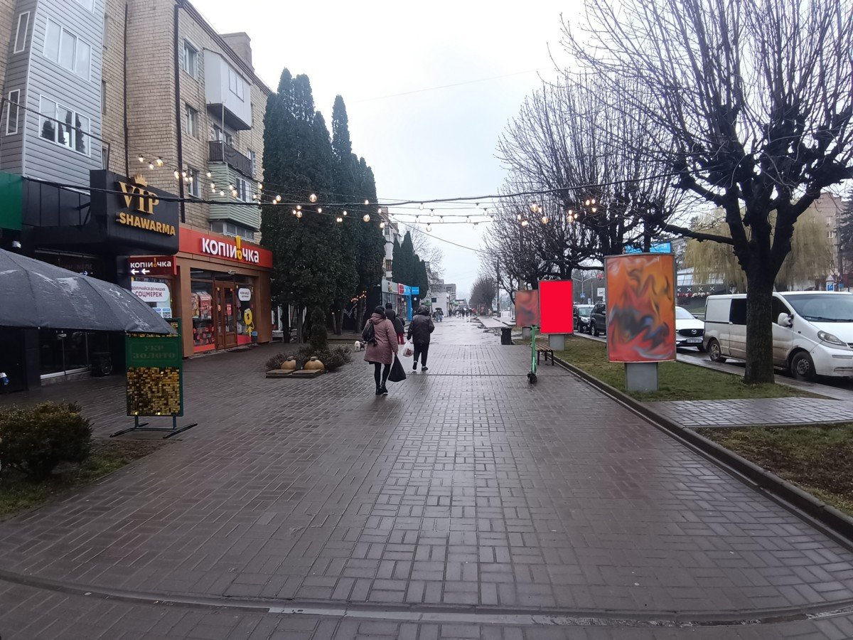 Сітілайт формат 1,2 х 1,8 №269593 в городе Чернівці (Чернівецька область) Сітілайт №269593 в місті Чернівці (Чернівецька область), розміщення зовнішнішньої реклами, IDMedia-оренда найнижчі ціни!