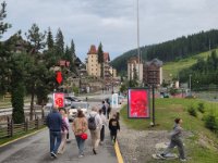Экран в городе Буковель #269615 по адресу Буковель, алея від готелю "Буковель Апарт" (1) (пакетний продаж Сіті Пакет Апарт) `Экран №269615 в городе Буковель (Ивано-Франковская область), размещение наружной рекламы, IDMedia-аренда по самым низким ценам!`