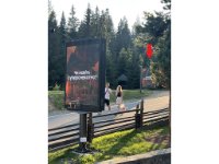 Экран в городе Буковель #269617 по адресу Буковель, алея від готелю "Буковель Апарт" (2) (пакетний продаж Сіті Пакет Апарт) `Экран №269617 в городе Буковель (Ивано-Франковская область), размещение наружной рекламы, IDMedia-аренда по самым низким ценам!`