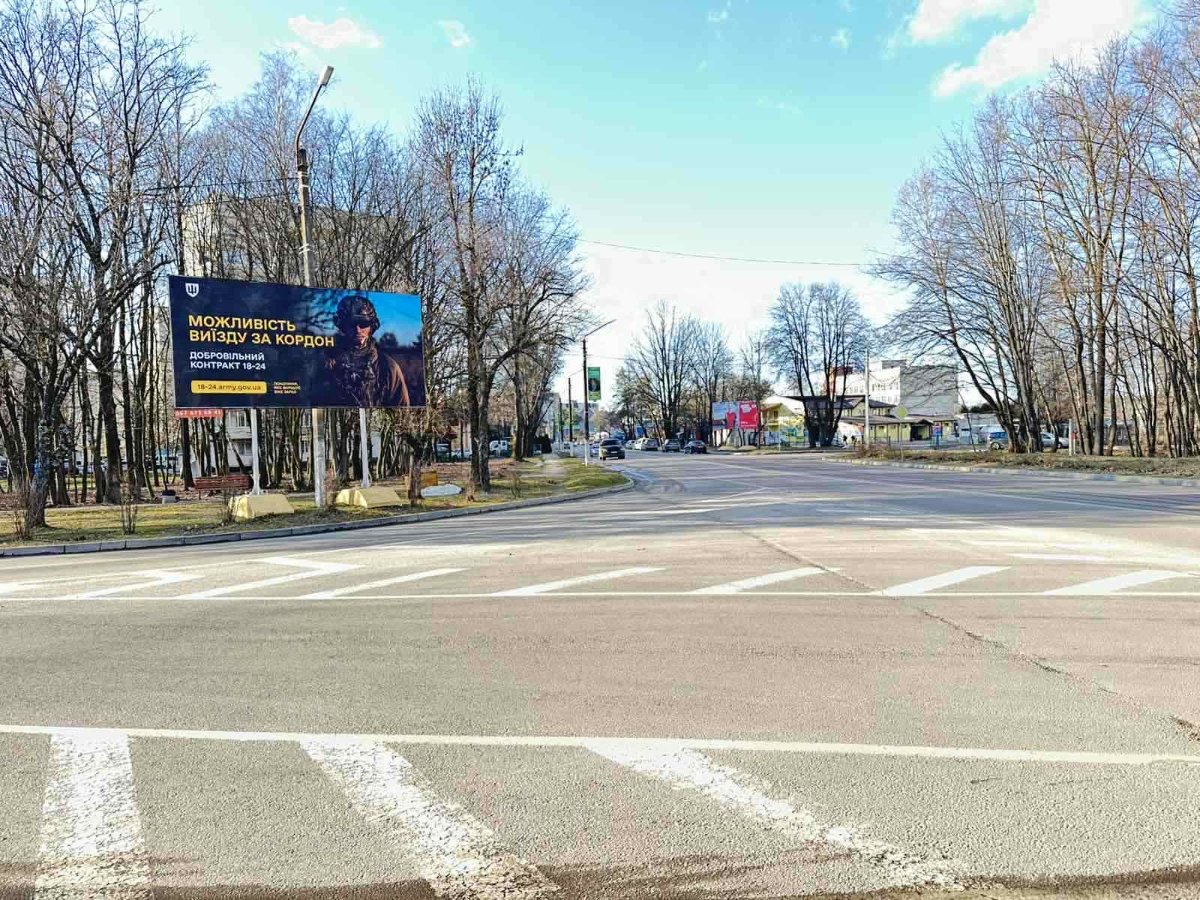 Білборд формат №270469 в городе Новояворівськ (Львівська область) Білборд №270469 в місті Новояворівськ (Львівська область), розміщення зовнішнішньої реклами, IDMedia-оренда найнижчі ціни!