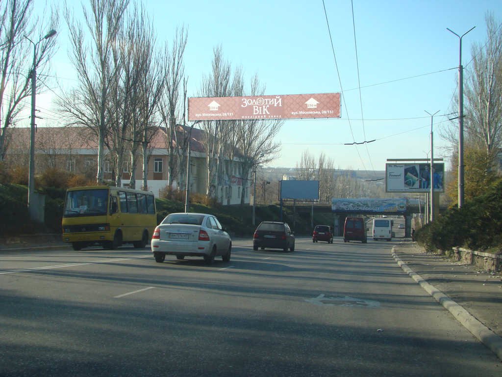 Розтяжка №46622 в місті Макіївка (Донецька область), розміщення зовнішнішньої реклами, IDMedia-оренда найнижчі ціни!