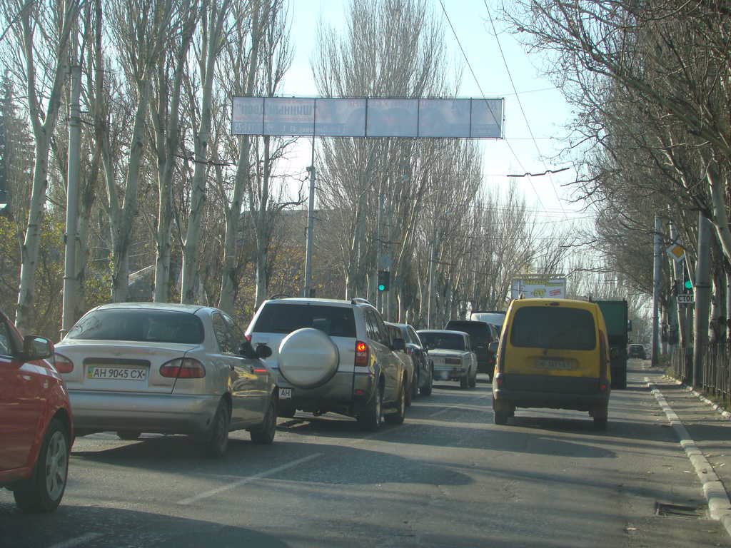 Розтяжка №46626 в місті Макіївка (Донецька область), розміщення зовнішнішньої реклами, IDMedia-оренда найнижчі ціни!