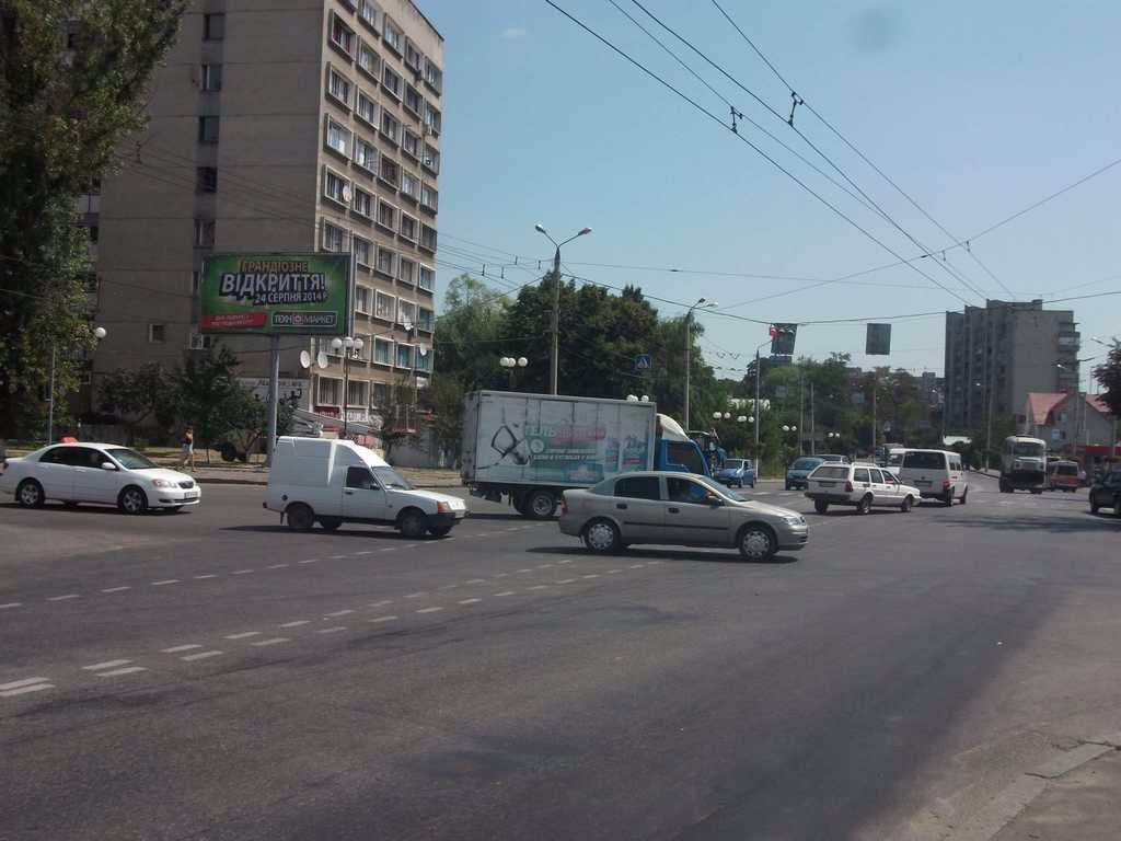 Билборд формат Призма 3x6 №46859 в городе Винница (Винницкая область) `Билборд №46859 в городе Винница (Винницкая область), размещение наружной рекламы, IDMedia-аренда по самым низким ценам!`