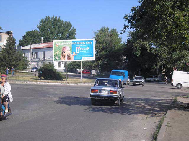 Білборд №66121 в місті Ізюм (Харківська область), розміщення зовнішнішньої реклами, IDMedia-оренда найнижчі ціни!