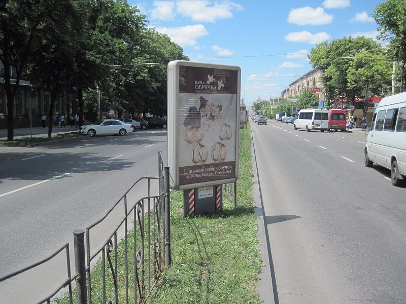 Ситилайт формат 1,2x1,8 №99267 в городе Запорожье (Запорожская область) `Ситилайт №99267 в городе Запорожье (Запорожская область), размещение наружной рекламы, IDMedia-аренда по самым низким ценам!`