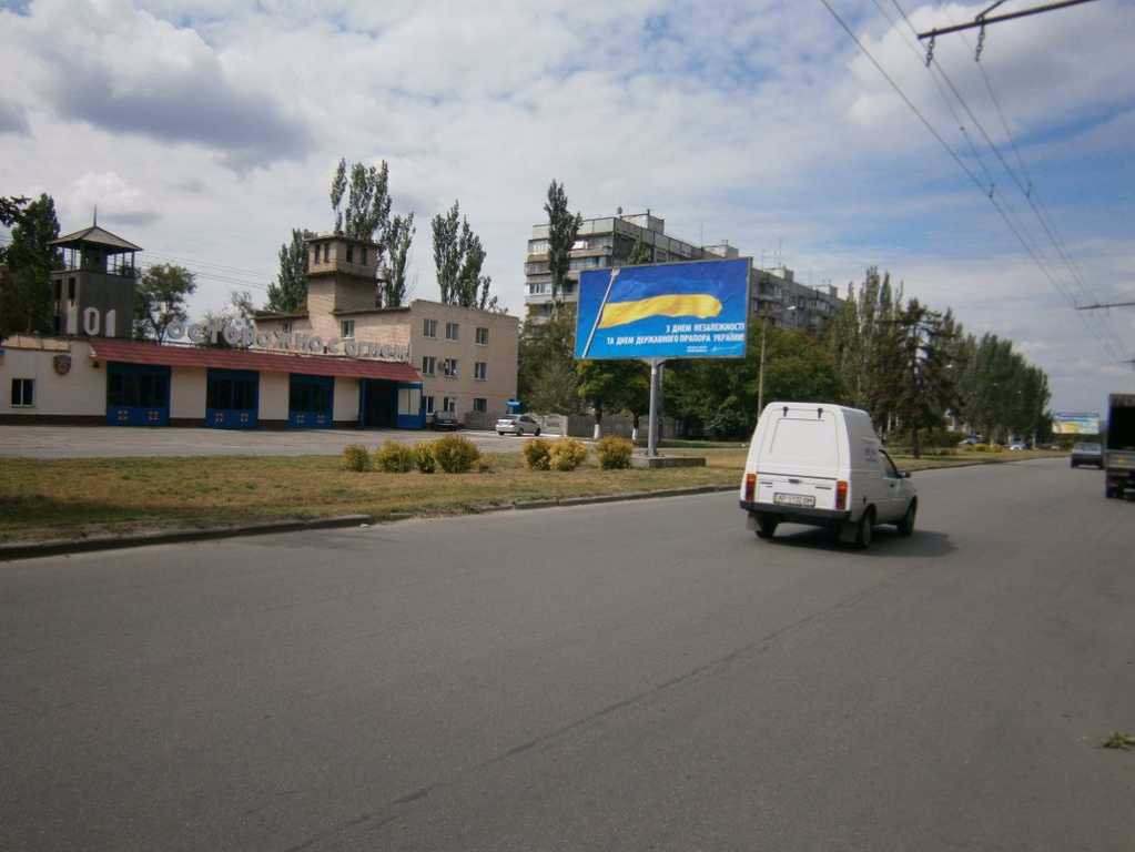 `Билборд №99501 в городе Запорожье (Запорожская область), размещение наружной рекламы, IDMedia-аренда по самым низким ценам!`